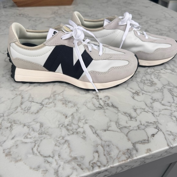 New Balance 327 White, Beige & Black Retro Running Sneakers - Picture 2 of 6